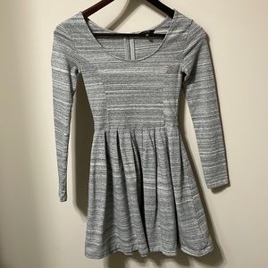 Aritzia Talula Long Sleeve Dress XXS
